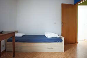 3 bedrooms, iron/ironing board, free WiFi
