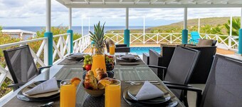 Villa Casa Pueblo Azul Charming 2BR villa with WiFi, AC in fabulous Coral Estate