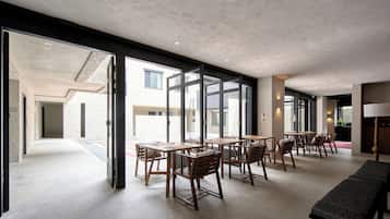 Gratis morgenmadsbuffet hver dag
