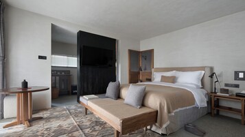 Comfort Double Room, 1 King Bed, Non Smoking, Mountain View | Free minibar, desk, laptop workspace, blackout drapes