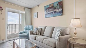 Televisión y oficina 