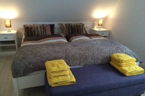 2 Schlafzimmer, Bügeleisen/Bügelbrett, Reisekinderbett, kostenloses WLAN