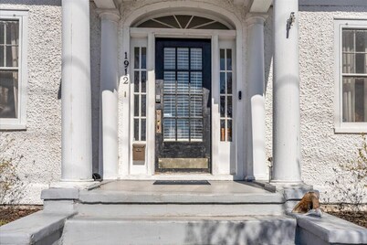 Lakeside Vintage Retreat | Classic RVA Charm