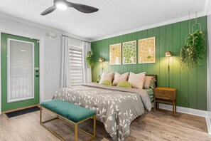 8 bedrooms, desk, iron/ironing board, free WiFi - Sleeps 22! 2 Pools/Golf/Grill/Bar/Games/Nr Beach (Panama City)