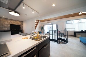 Familiepenthouselejlighed - hawaiiansk terrasse - byudsigt | Gratis Wi-Fi