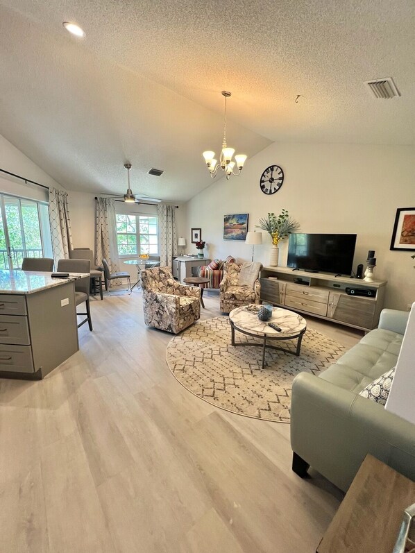 TV - Experience the Rare Opportunity to Rent this Stunning, 2-bedroom, 2-bathroom Condo! (Naples)