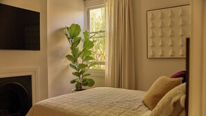2 bedrooms, iron/ironing board, WiFi (surcharge), bed sheets
