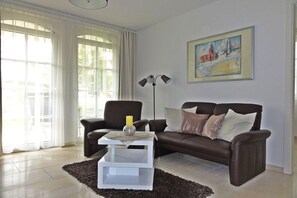 Smart-tv, dvd-afspiller, stereoanlæg