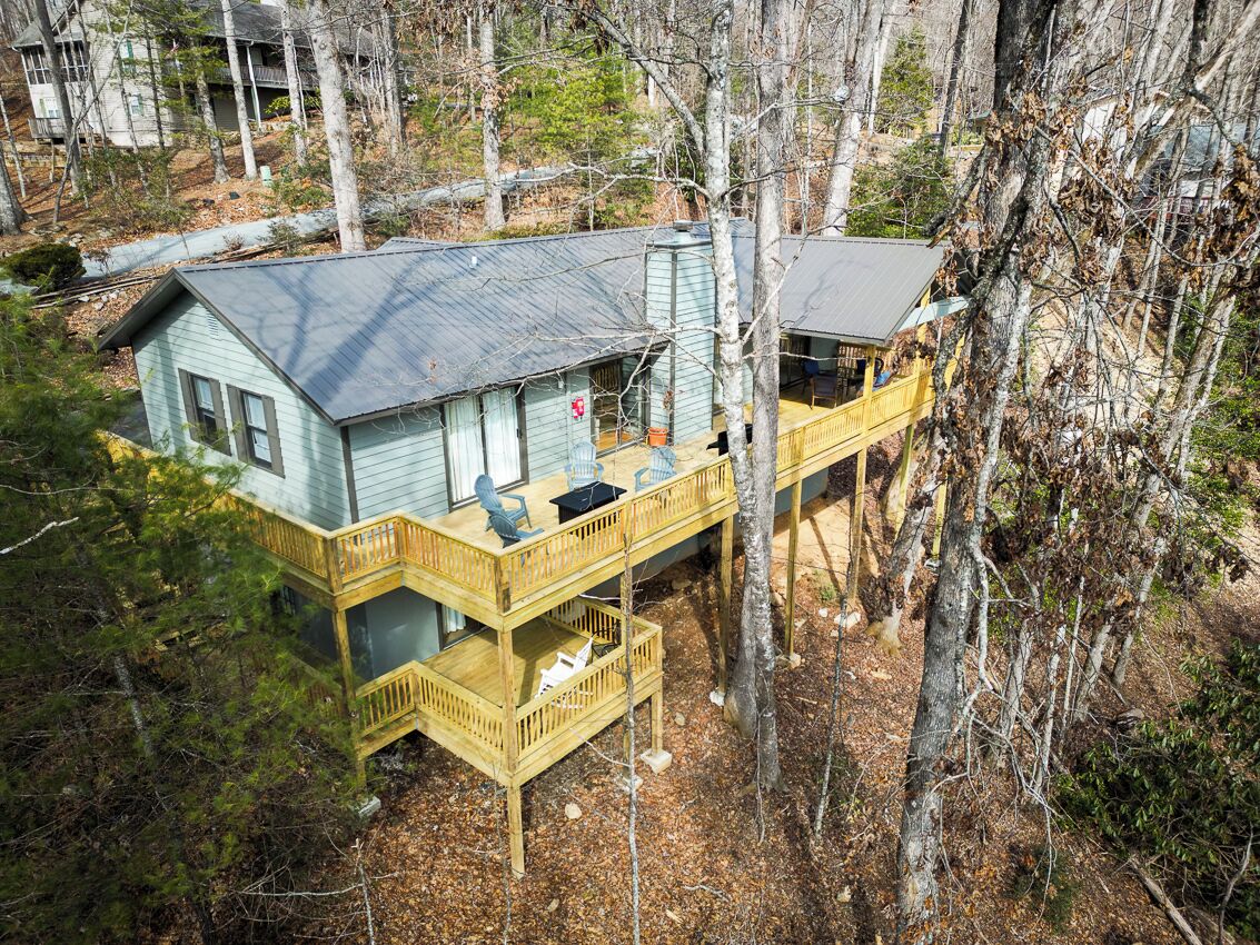Brand new decks, for BBQs, outdoorb views from large windows aligning home.