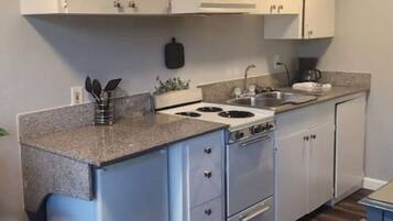 Microwave, oven, stovetop, coffee/tea maker