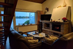 Tv, dvd-spelare och en stereo