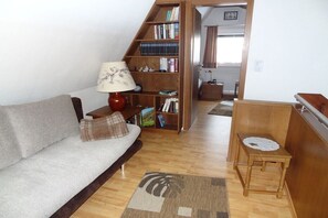 Télévision, lecteur de DVD, chaîne hi-fi