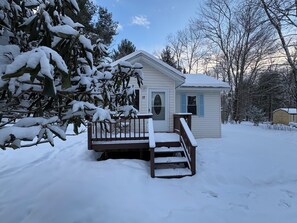 Exterior - Cozy Cottage in a Catskills Lake Community (New York)