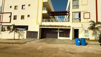 Apartamento básico, vista para a piscina | 2 quartos, Wi-Fi de cortesia