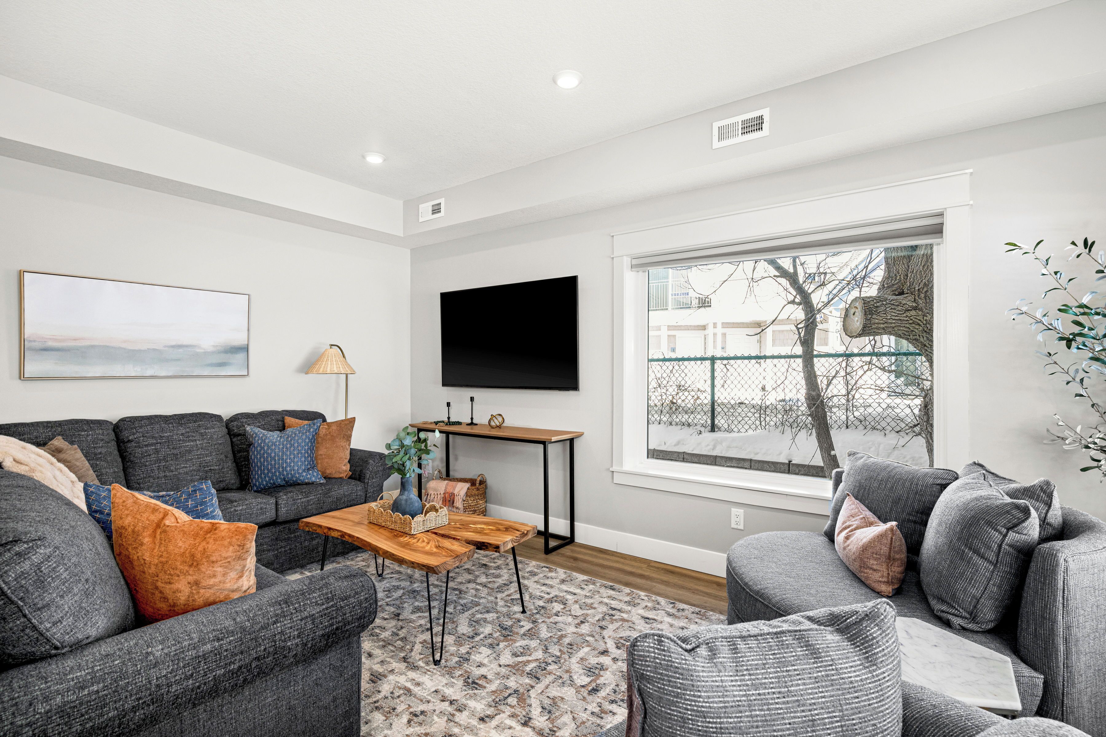 Luxury Condo W/ Beach Access | Dragestil 715-1 - Duluth, MN