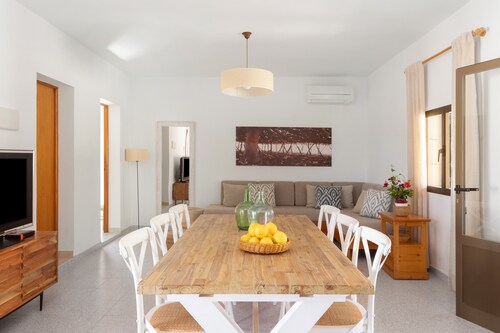 Holiday Home 'Ca N'Alicia Des Bosch' with Mountain Views, Private Terrace and Wi-Fi