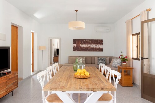 Ferienhaus 'Ca N'Alicia Des Bosch' mit Bergblick, privater Terrasse und WLAN