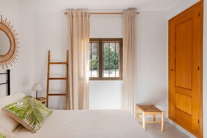 2 bedrooms, iron/ironing board, free WiFi, bed sheets - Holiday Home 'Ca N'Alicia Des Bosch' with Mountain Views, Private Terrace and Wi-Fi (Illes Balears)