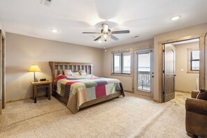 3 chambres, fer et planche à repasser, Wi-Fi gratuit, draps fournis