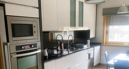 Appartement 'Aguiar' avec vue sur les montagnes, Wi-Fi et climatisation