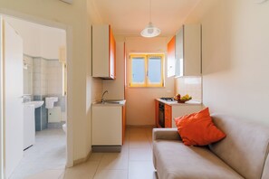 TV - Casa Fedra in Otranto: Sea View, Wi-Fi, and Air Conditioning (Otranto)