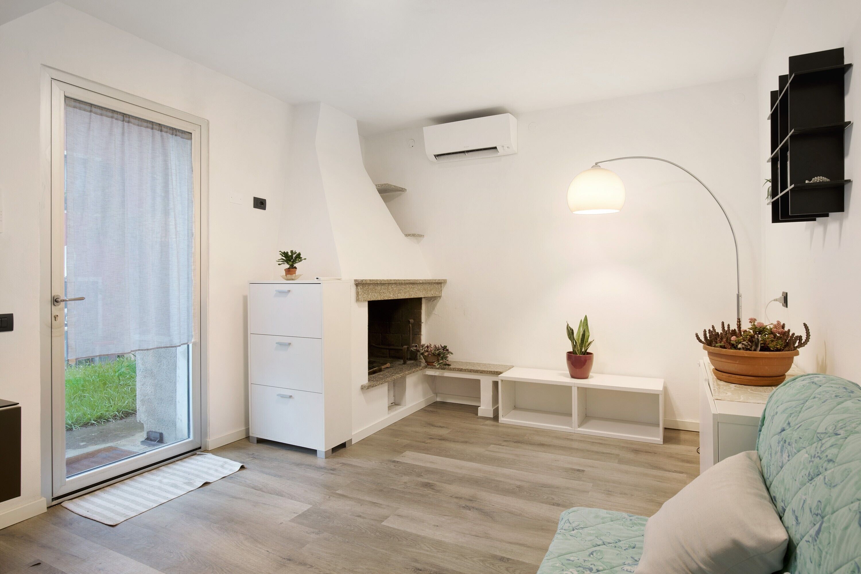 TV, fireplace, video games