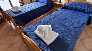 2 bedrooms, WiFi, bed sheets