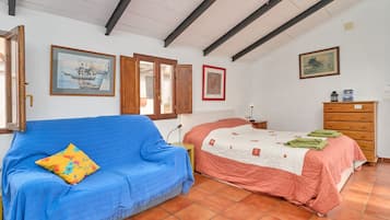 1 bedroom, free WiFi, bed sheets