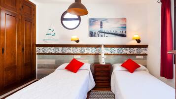 1 bedroom, free WiFi, bed sheets