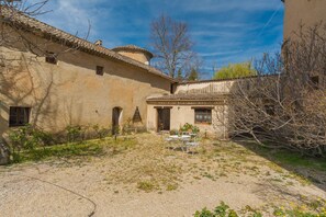 Exterior - An authentic stay in a charming apartment in the heart of a Provençal château (Allemagne-en-Provence)