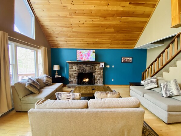 Smart TV, fireplace, ping pong, offices