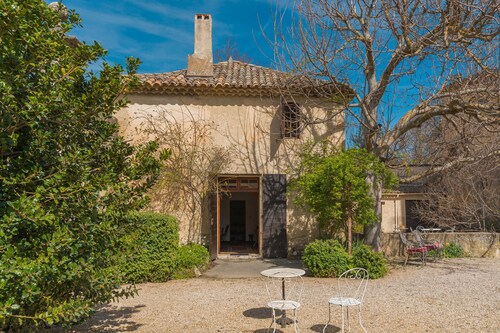 Conciergerie Chateau D'Allemagne avec terrasse privée, jardin partagé et Wi-Fi