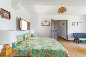 5 quartos, Wi-Fi de cortesia, roupa de cama
