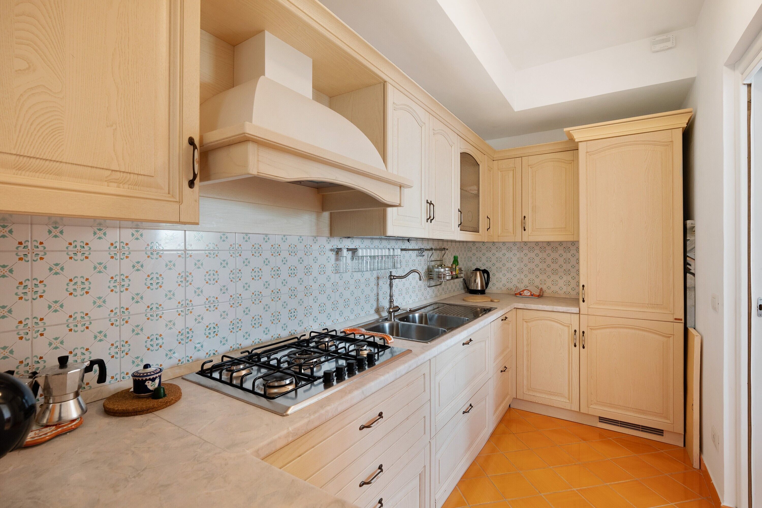 Refrigerador, horno, parrilla de estufa y lavavajillas 