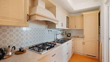 Refrigerador, horno, parrilla de estufa y lavavajillas