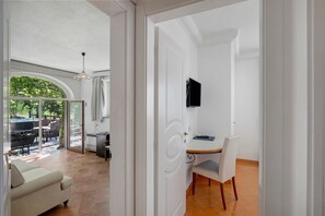 Interior - Villa 'Aurora In Dependance' with Sea View, Wi-Fi and Air Conditioning (Conca Dei Marini)