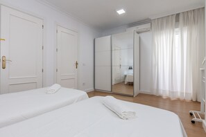 3 bedrooms, free WiFi, bed sheets