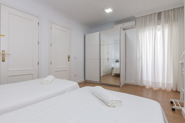 3 bedrooms, free WiFi, bed sheets