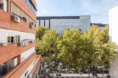 Apartment 'Amicorum Parking' with Private Terrace, Wi-Fi and Air Conditioning