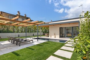 Terrace/patio - Villa 'Luma with Private Pool' with Mountain View, Wi-Fi and Air Conditioning (Lazise)