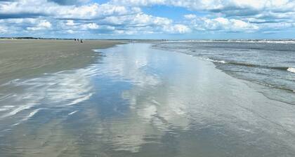 Club amenity cards Included at this stunning Courtside Villa Sleeps four