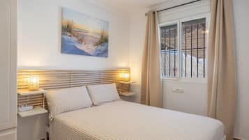 4 slaapkamers, een strijkplank/strijkijzer, gratis wifi, beddengoed