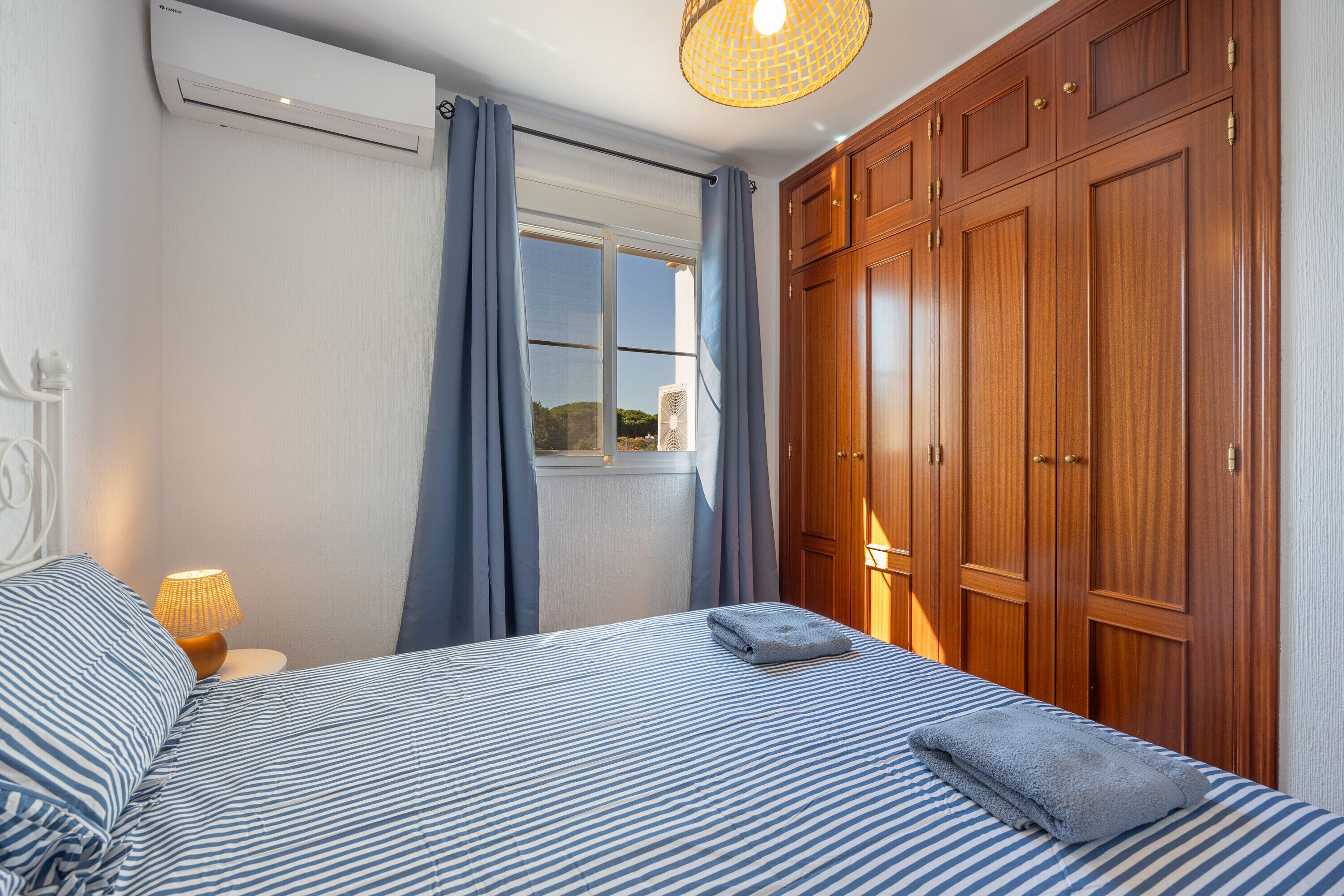 4 dormitorios, tabla de planchar con plancha, wifi gratis y ropa de cama