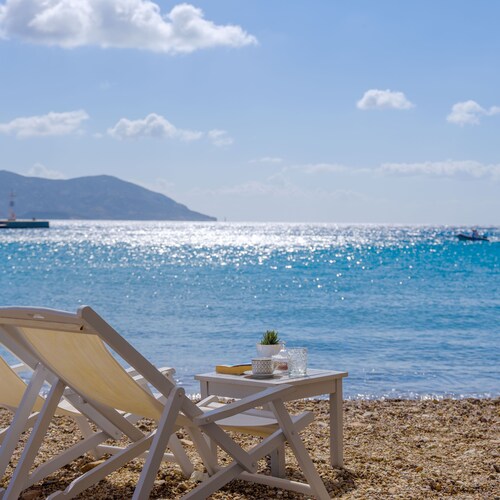 Echinousa Kimolos Apartment No5 with Mountain View, Wi-Fi & Air Conditioning