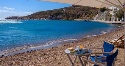 Echinousa Kimolos Apartment no6 with Mountain View, Wi-Fi & Air Conditioning