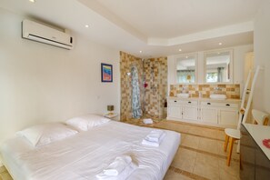 Suihku, hiustenkuivaaja, pyyhkeet