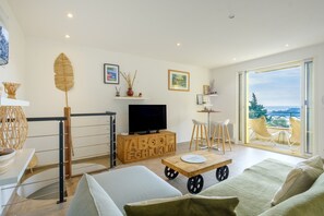 TV - Mediterranean Escape Between the Sea and the Esterel Mountains (Théoule sur Mer)