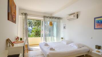 2 Schlafzimmer, BĂŒgeleisen/BĂŒgelbrett, kostenloses WLAN, BettwĂ€sche