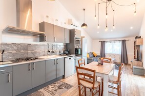 Fridge, microwave, oven, stovetop