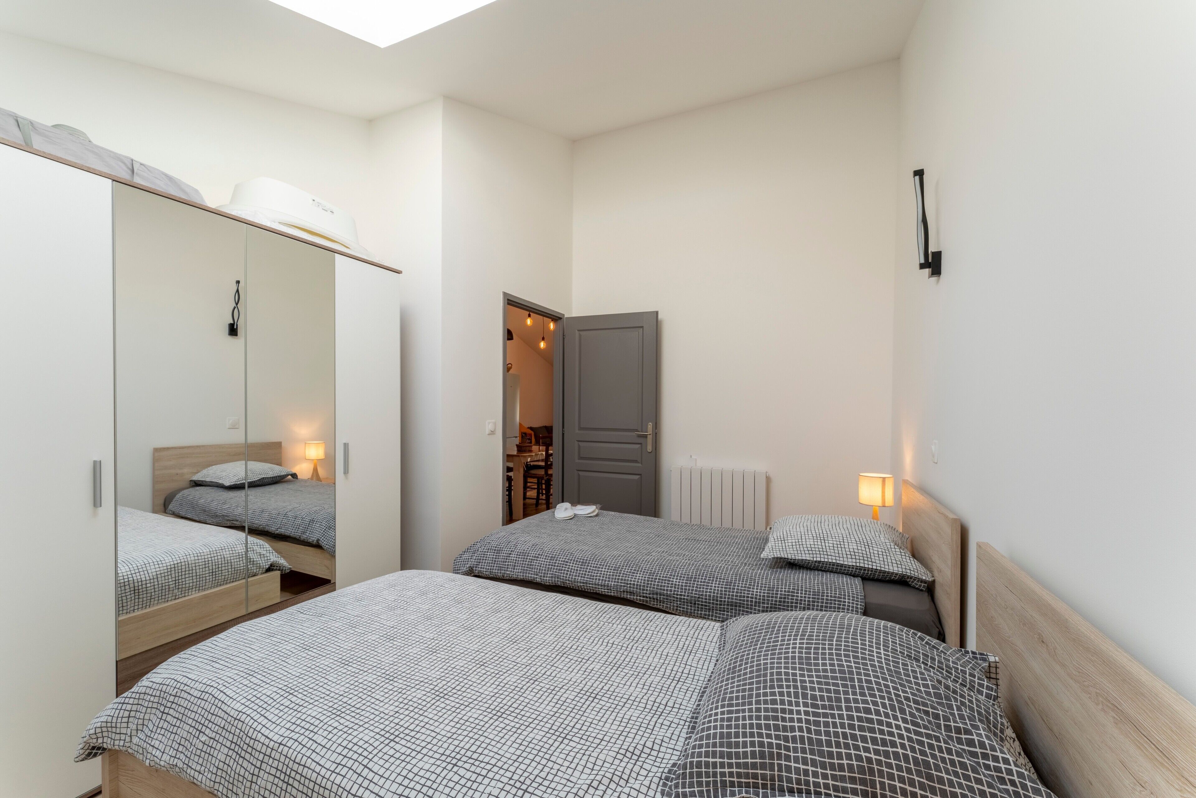 2 camere, ferro/asse da stiro, Wi-Fi gratuito, lenzuola